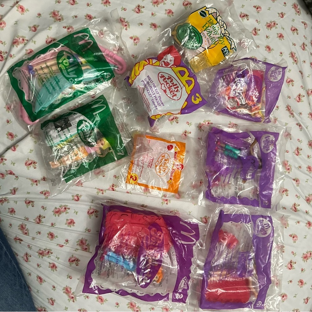 McDonald's Polly Pocket Playset Assortment - Purple, Pink, Red, Blue